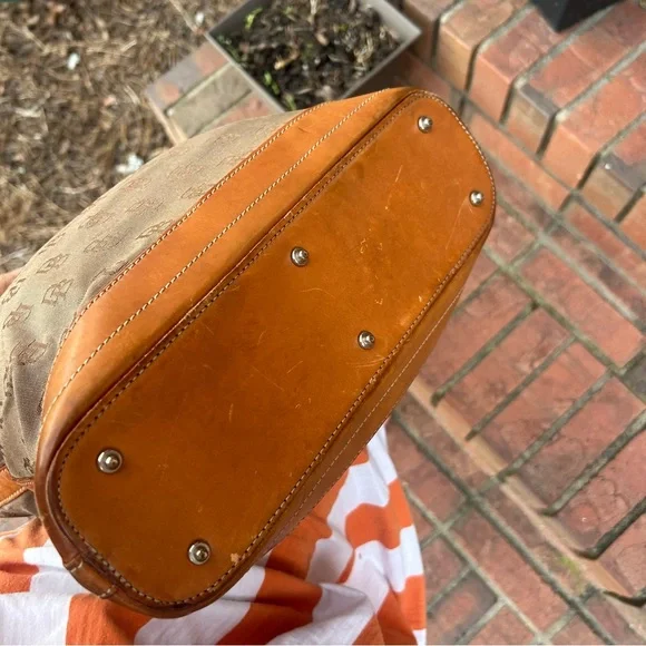 Dooney & Bourke canvas and leather signature shoulder bag - Picture 13 of 16